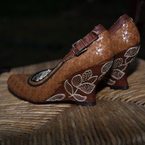 Kenzie Basketweave Brown Wedges, Like New